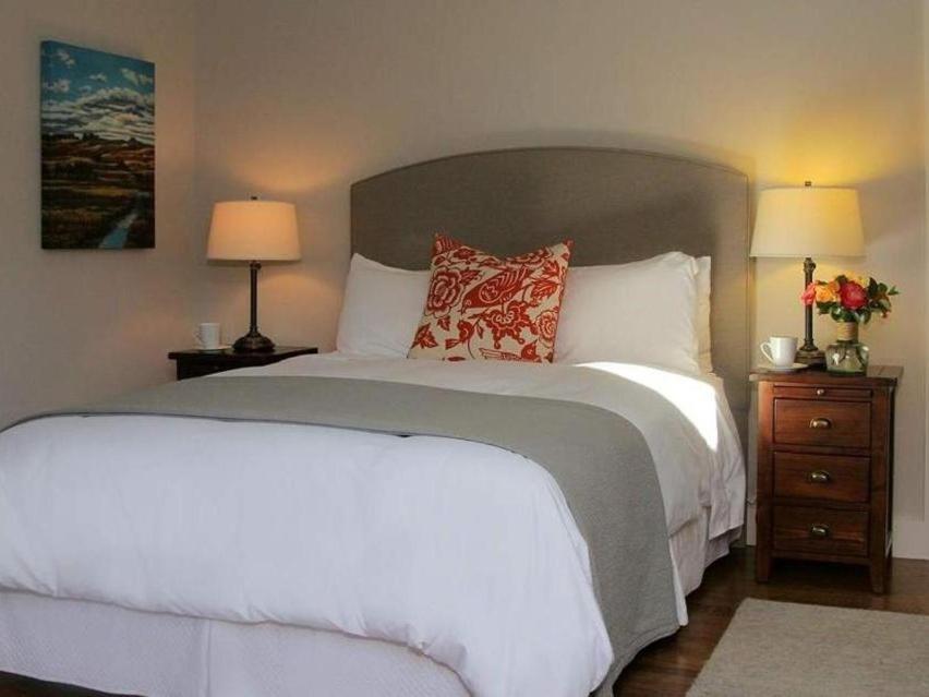 Inn On Randolph Napa Room photo
