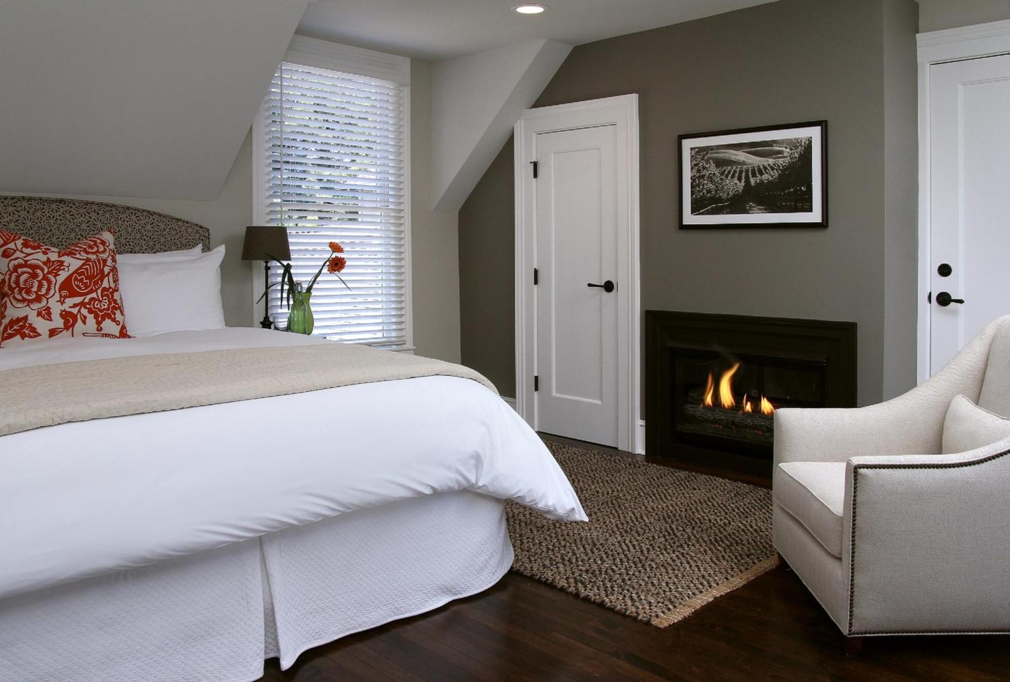 Inn On Randolph Napa Room photo