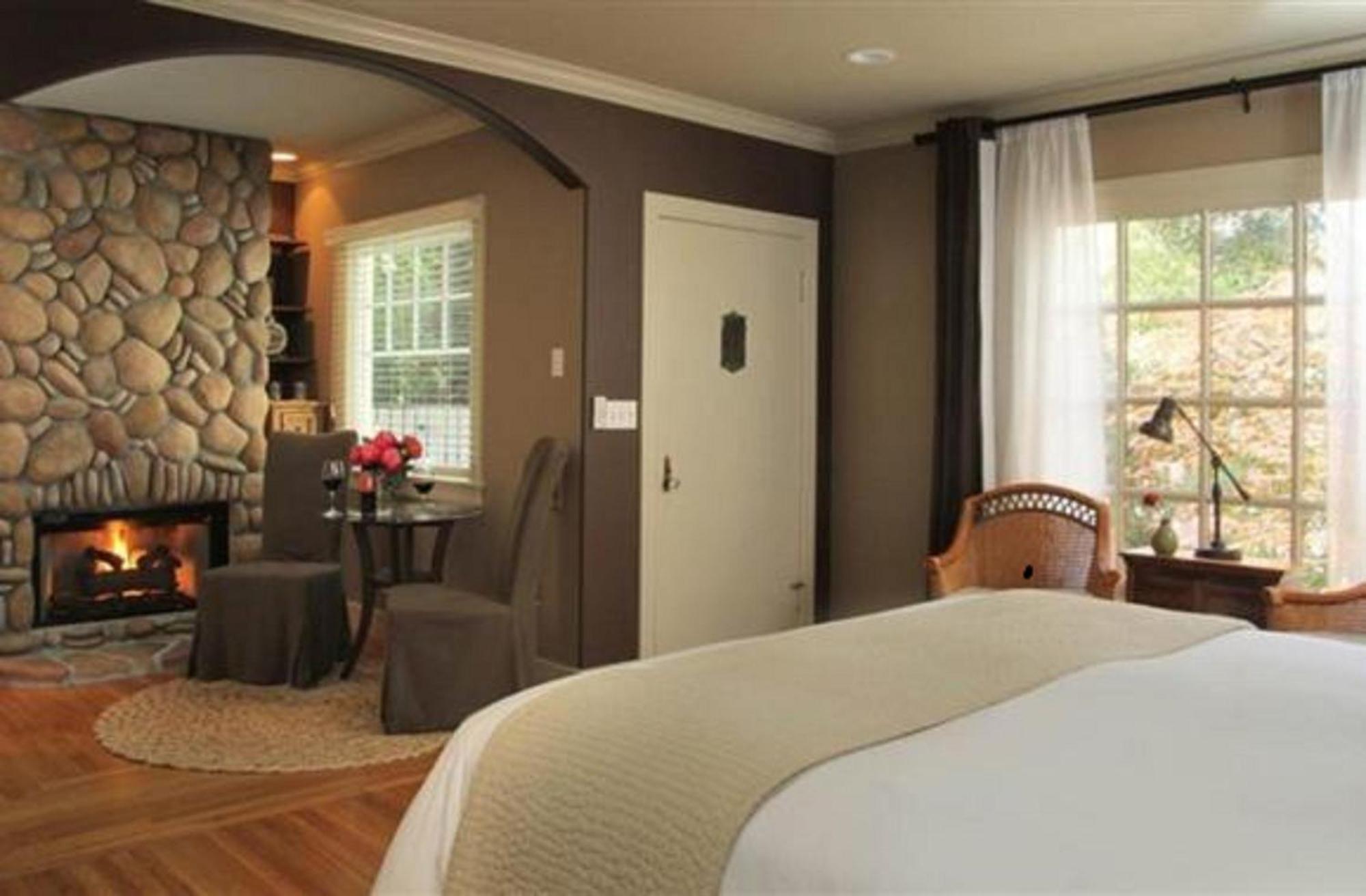 Inn On Randolph Napa Room photo