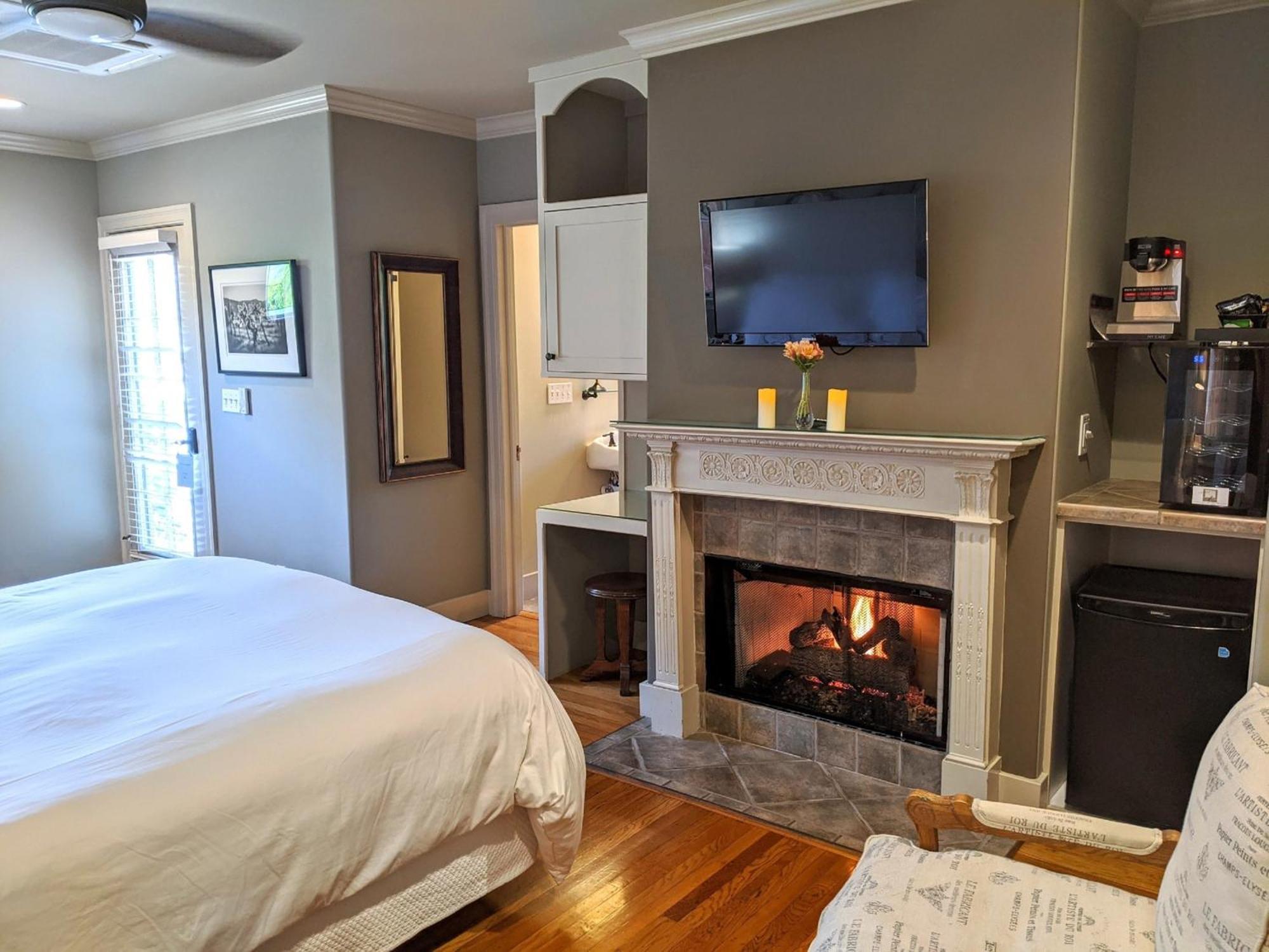 Inn On Randolph Napa Room photo